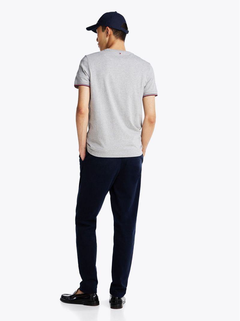 Remera-de-corte-slim-con-mangas-ribeteadas