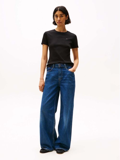 Remera de cuello redondo con corte slim