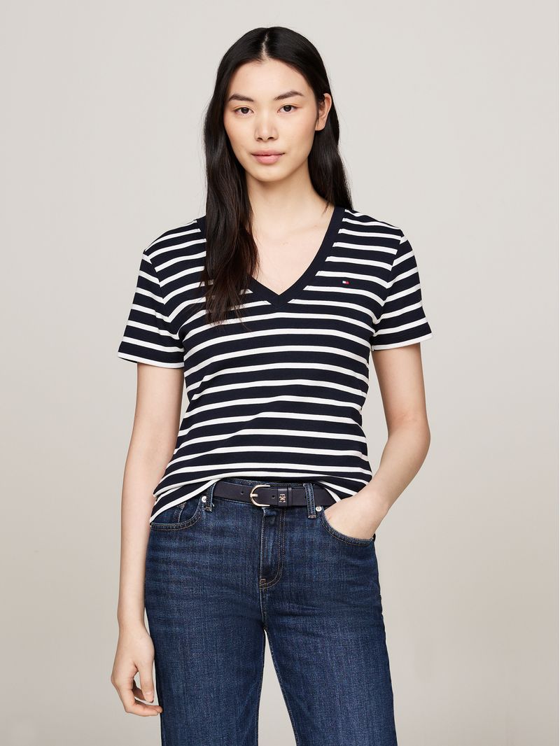 Remera-de-rayas-con-cuello-en-V