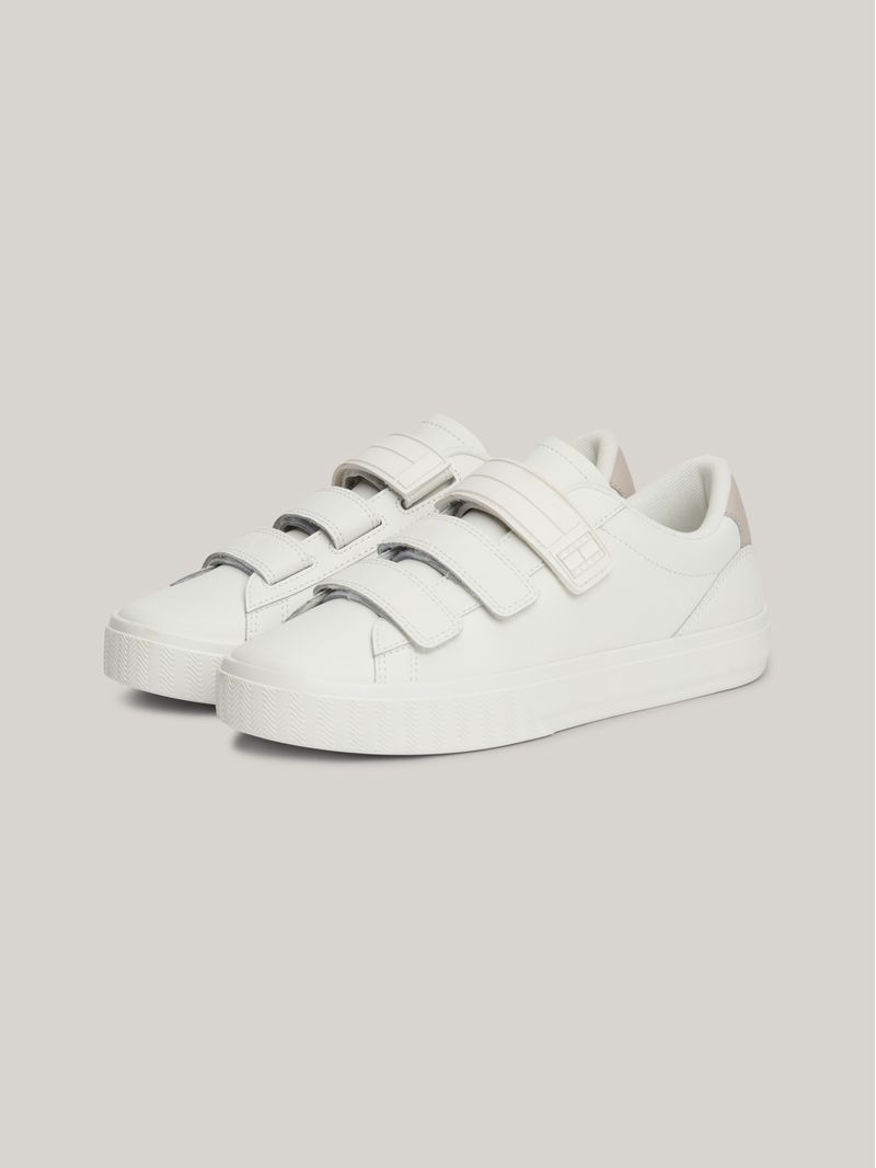 Zapatillas-de-piel-con-cierre-de-velcro