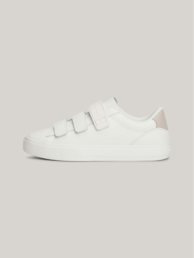 Zapatillas-de-piel-con-cierre-de-velcro
