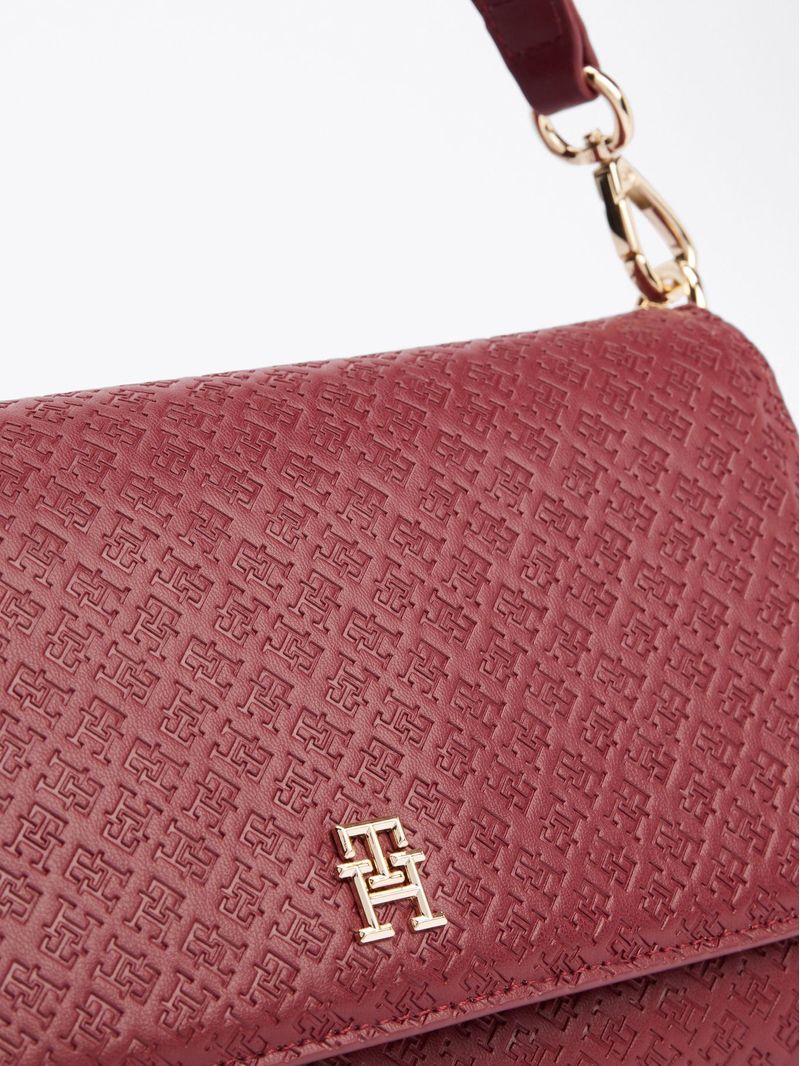 Cartera-de-hombro-con-monograma-TH