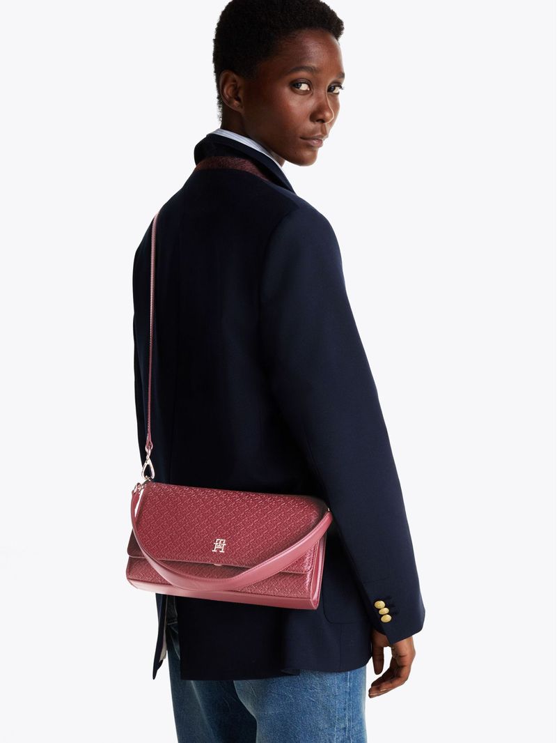 Cartera-de-hombro-con-monograma-TH