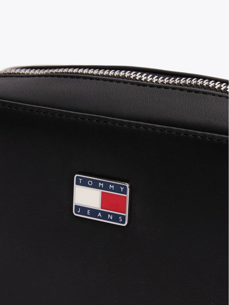 Cartera-Essential-con-logo