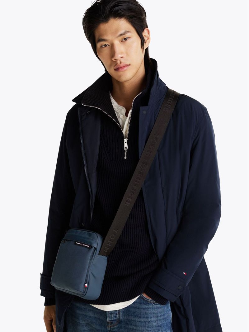 Cartera-reporter-con-logo-engomado