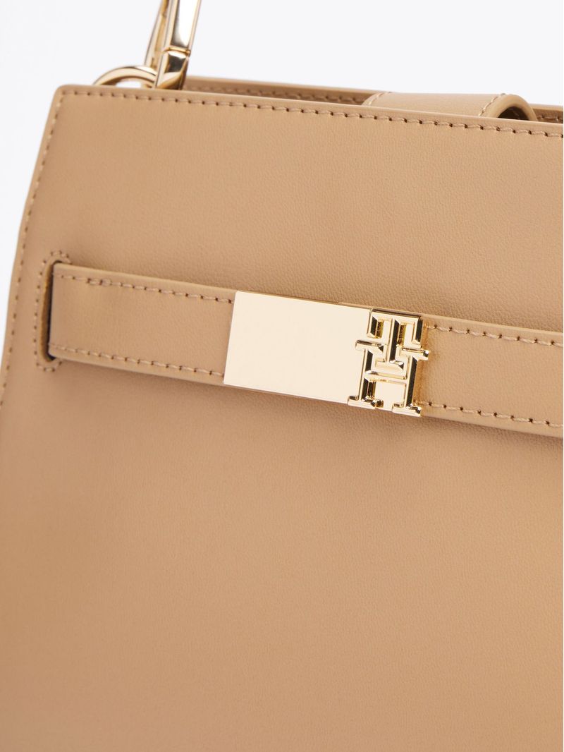 Cartera-satchel-Heritage-con-tachuelas