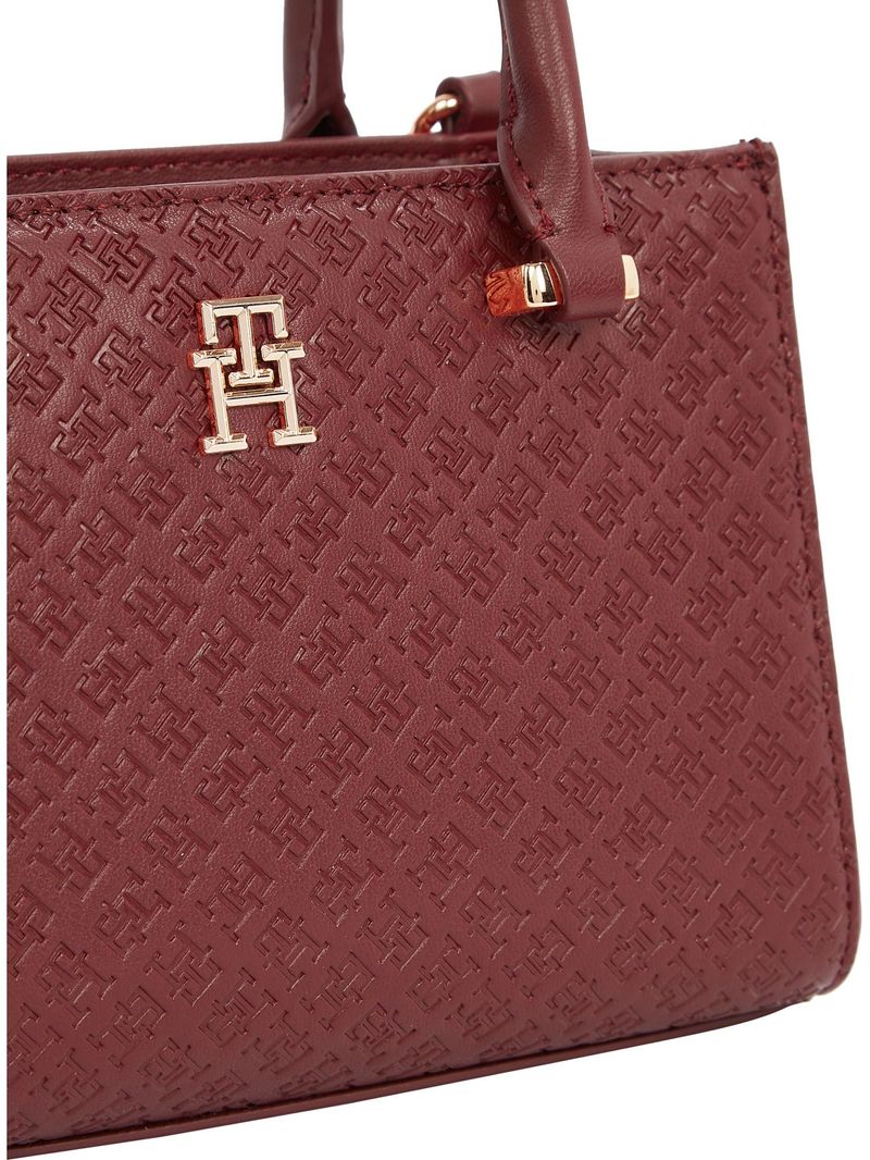 Cartera-tote-con-monogramas-TH-en-bajo-relieve