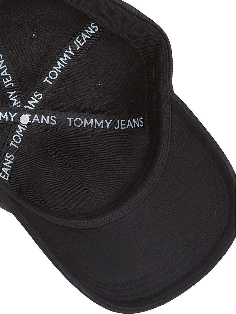 Gorra-con-logo-varsity
