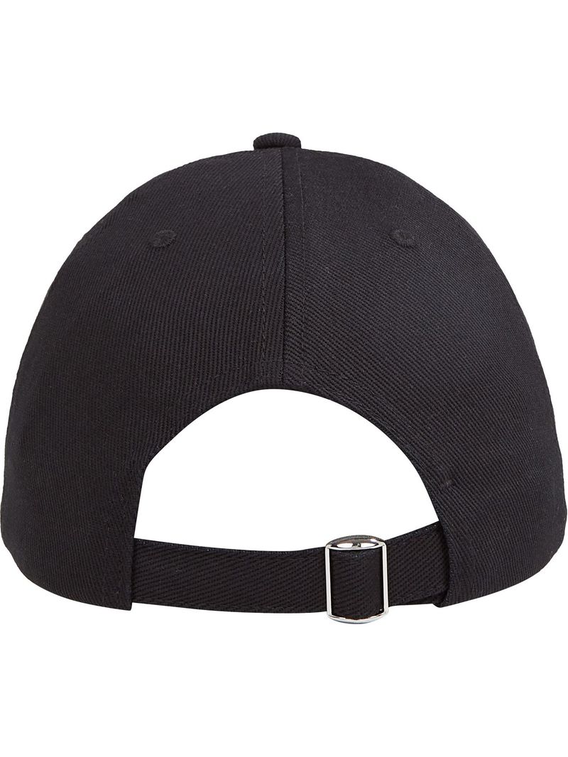 Gorra-con-logo-varsity