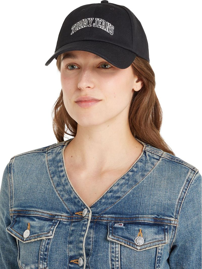 Gorra-con-logo-varsity