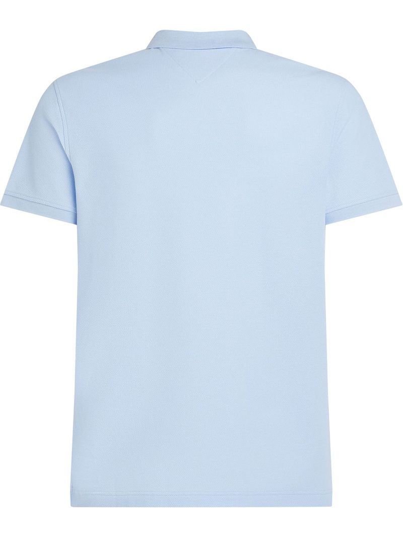 Chomba-de-corte-regular-con-logo-vertical