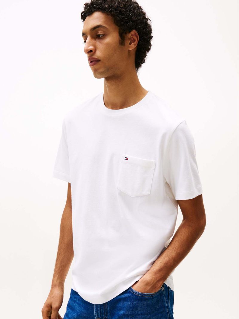 Remera-de-cuello-redondo-con-bolsillo