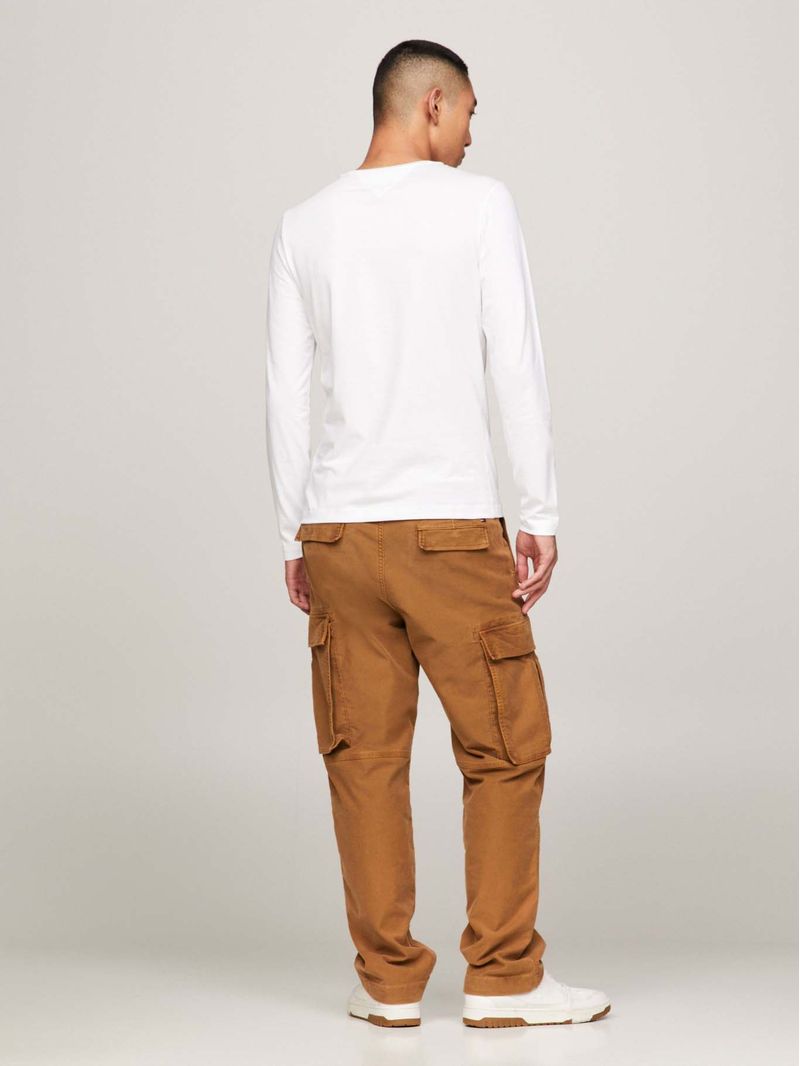 Remera-de-manga-larga-con-corte-extra-slim