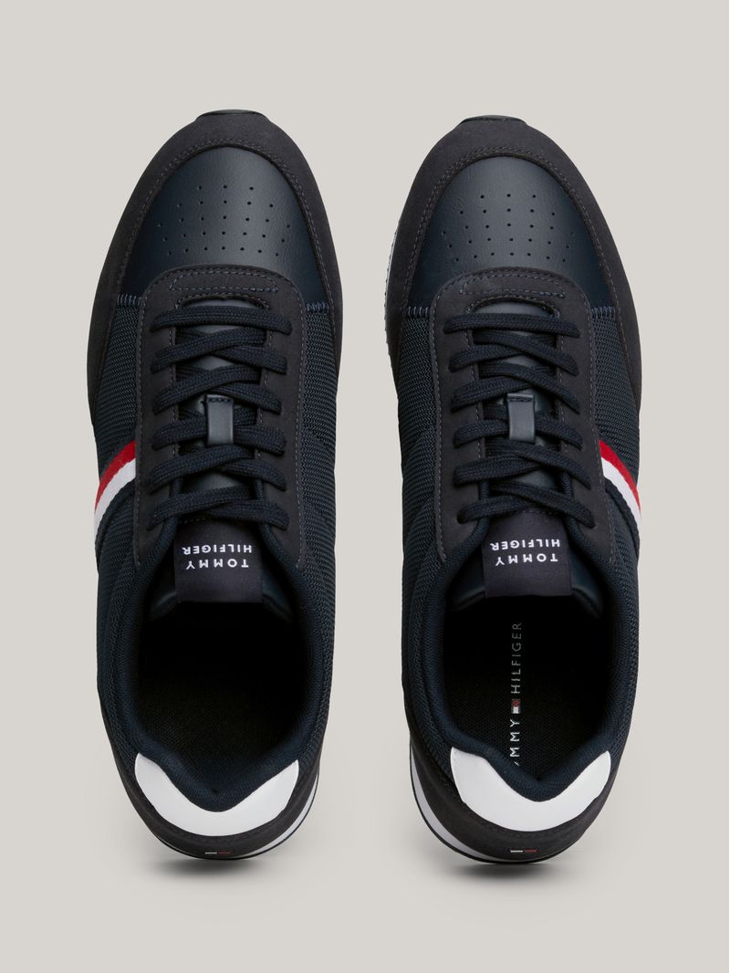 Zapatillas-con-suela-dentada-fina