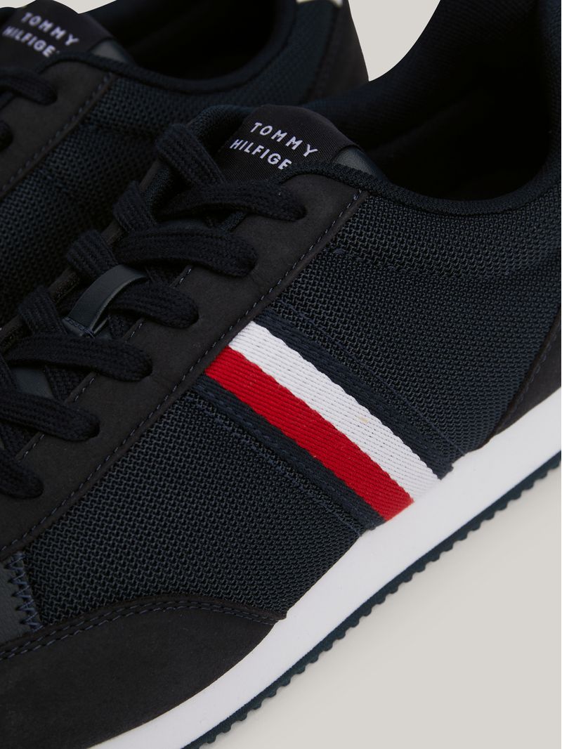 Zapatillas-con-suela-dentada-fina