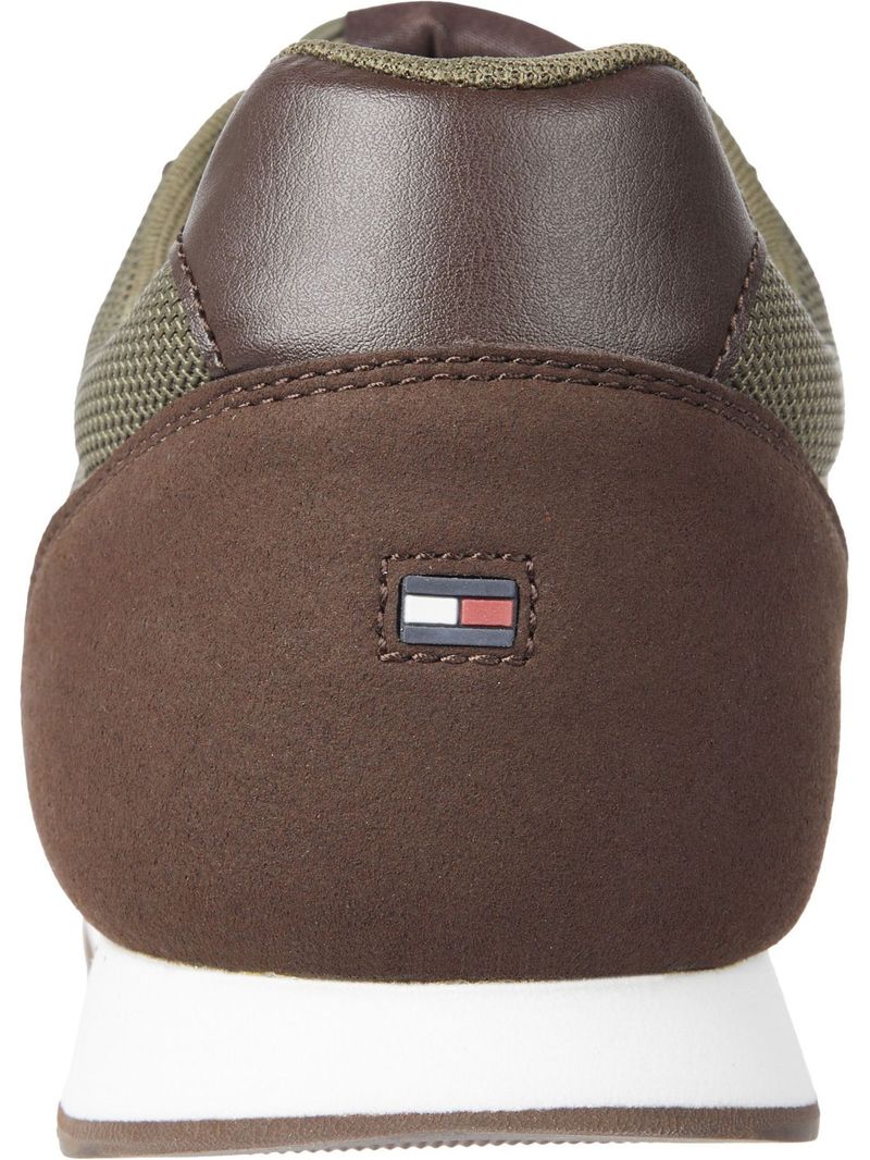 Zapatillas-con-suela-dentada-fina
