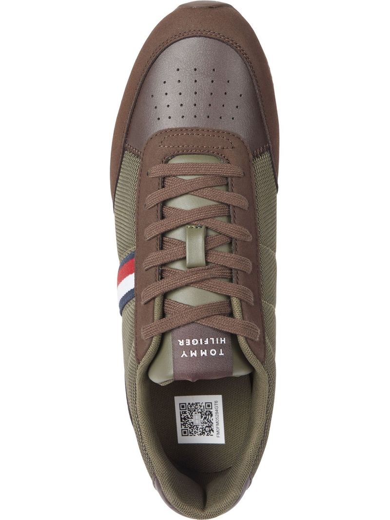 Zapatillas-con-suela-dentada-fina