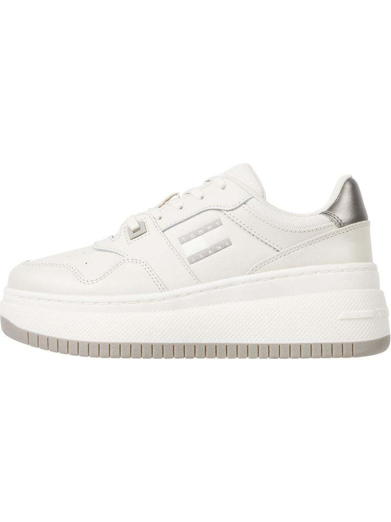 Zapatillas-de-baloncesto-metalizadas-de-Piel