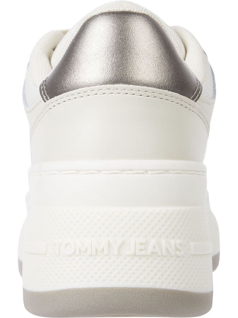 Zapatillas-de-baloncesto-metalizadas-de-Piel