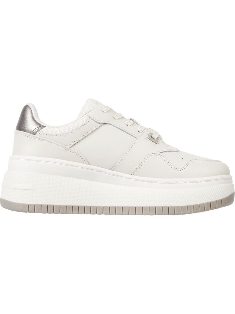 Zapatillas-de-baloncesto-metalizadas-de-Piel