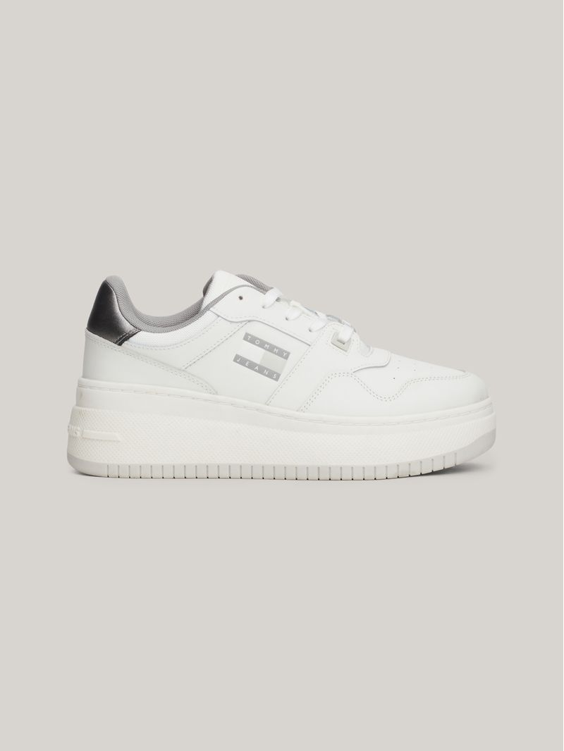 Zapatillas-de-baloncesto-metalizadas-de-Piel