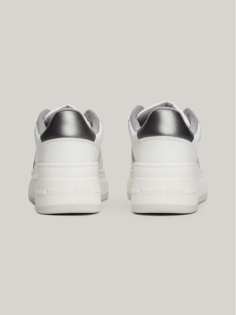 Zapatillas-de-baloncesto-metalizadas-de-Piel