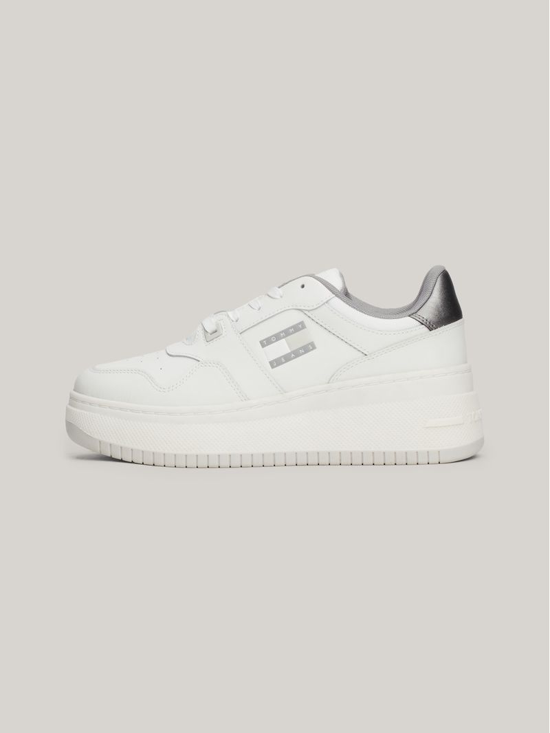 Zapatillas-de-baloncesto-metalizadas-de-Piel