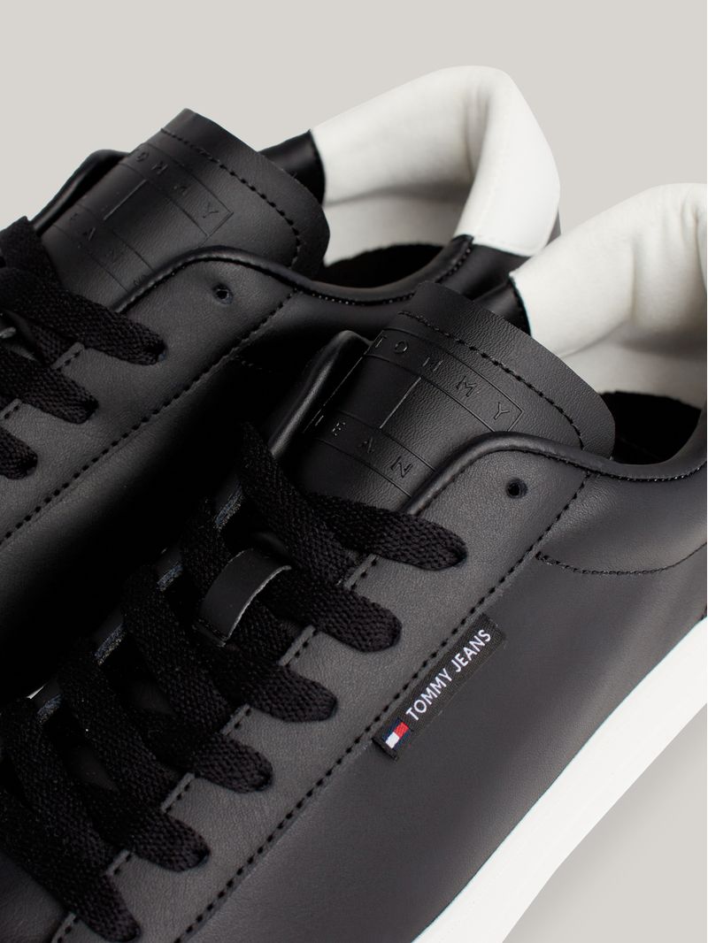 Zapatillas-de-cuero-con-suela-cupsole-y-logo