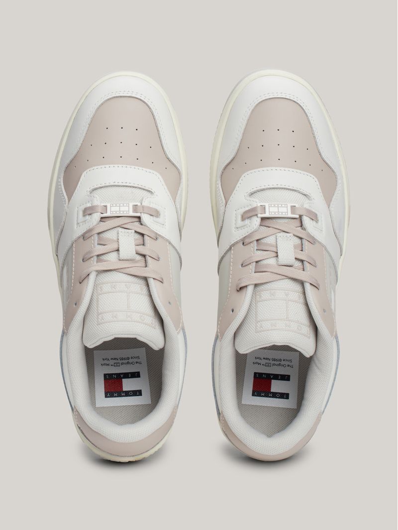 Zapatillas-de-Piel-tonales-con-suela-dentada