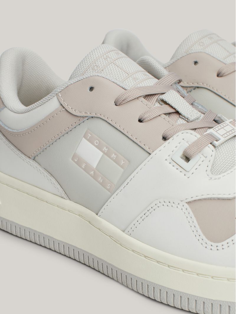 Zapatillas-de-Piel-tonales-con-suela-dentada