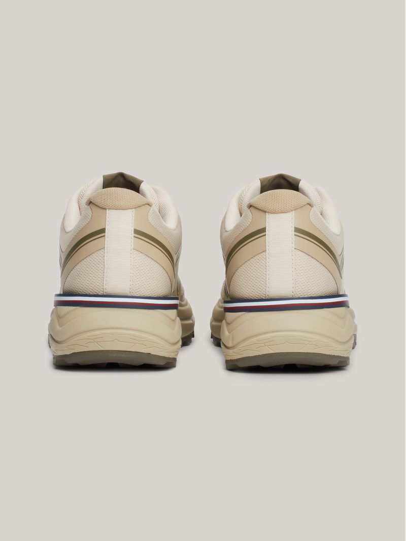 Zapatillas-de-running-con-suela-dentada