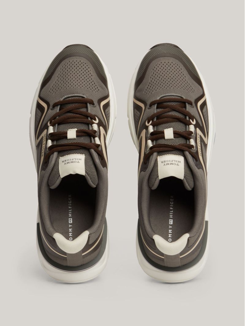 Zapatillas-de-running-con-suela-dentada