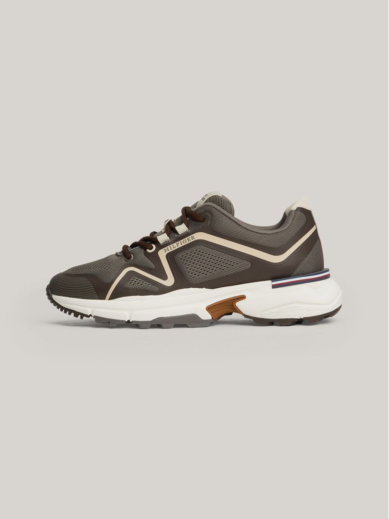 Zapatillas-de-running-con-suela-dentada