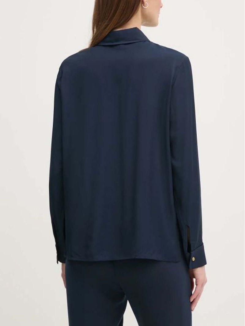 Camisa-de-corte-amplio-y-cartera-oculta