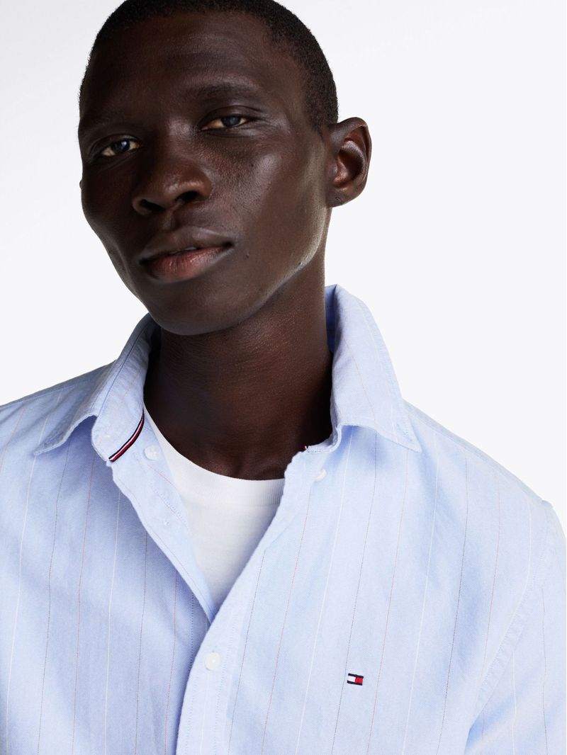 Camisa-de-corte-regular-con-diseño-de-rayas