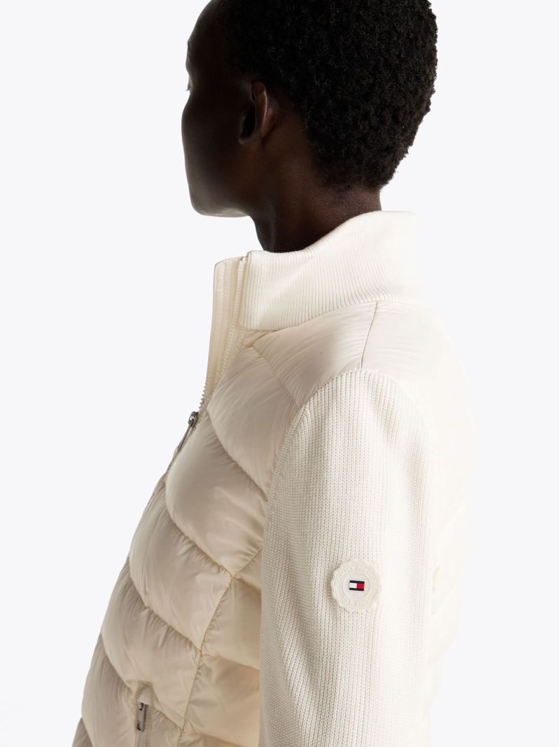 Campera-de-plumon-con-mangas-a-contraste