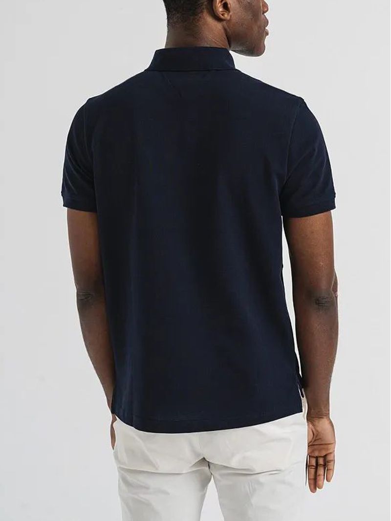 Chomba-con-diseño-global-stripe-de-corte-regular