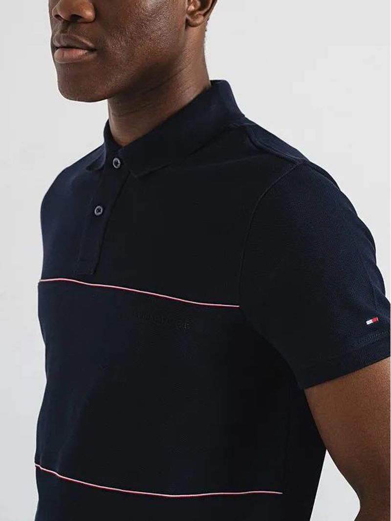 Chomba-con-diseño-global-stripe-de-corte-regular