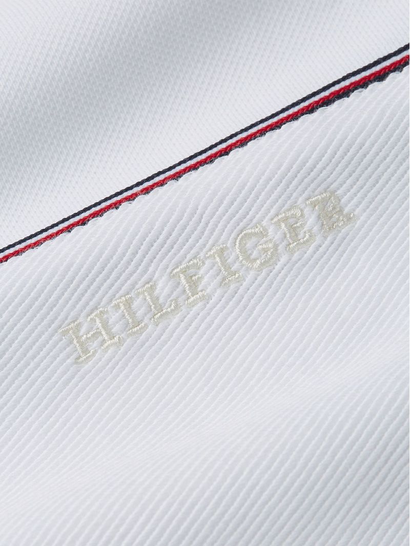 Chomba-con-diseño-global-stripe-de-corte-regular