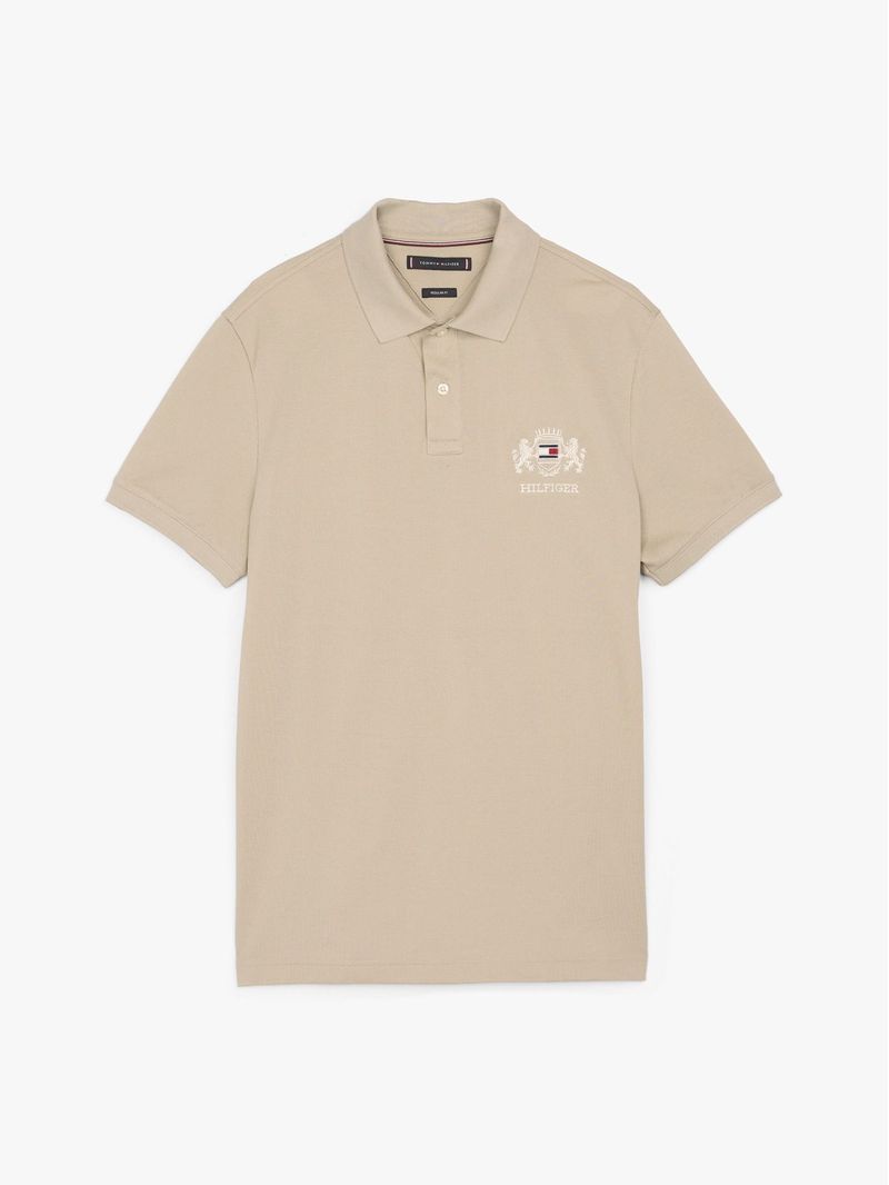 Chomba-de-corte-regular-con-logo-bordado