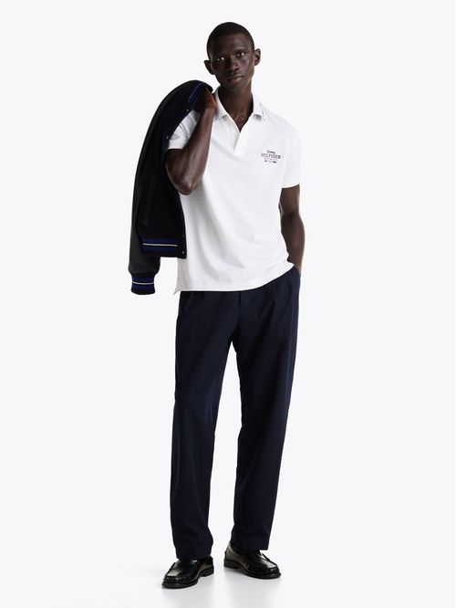 Chomba de corte regular con logo gráfico