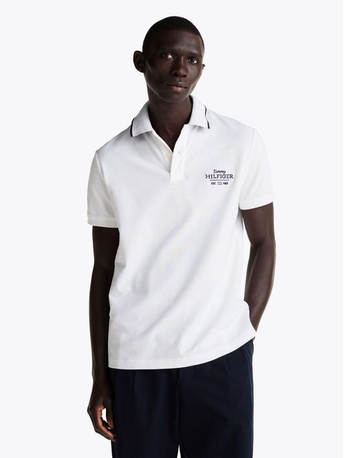 Chomba de corte regular con logo gráfico