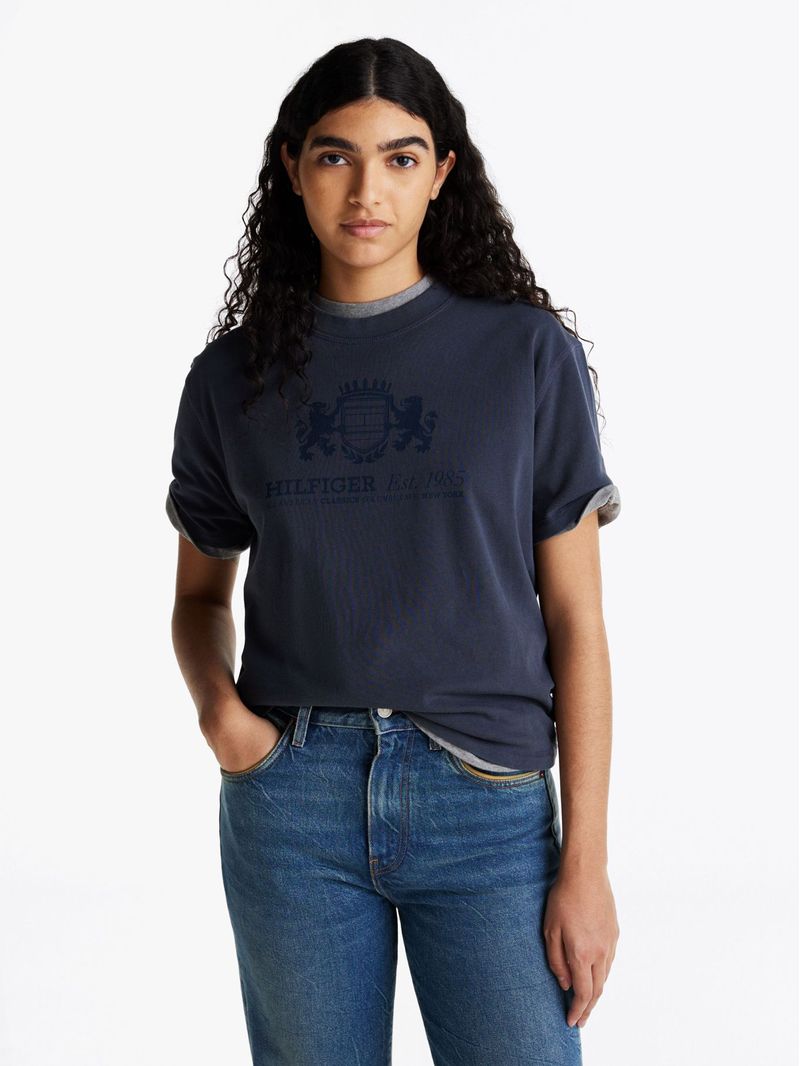 Remera-amplia-de-cuello-redondo