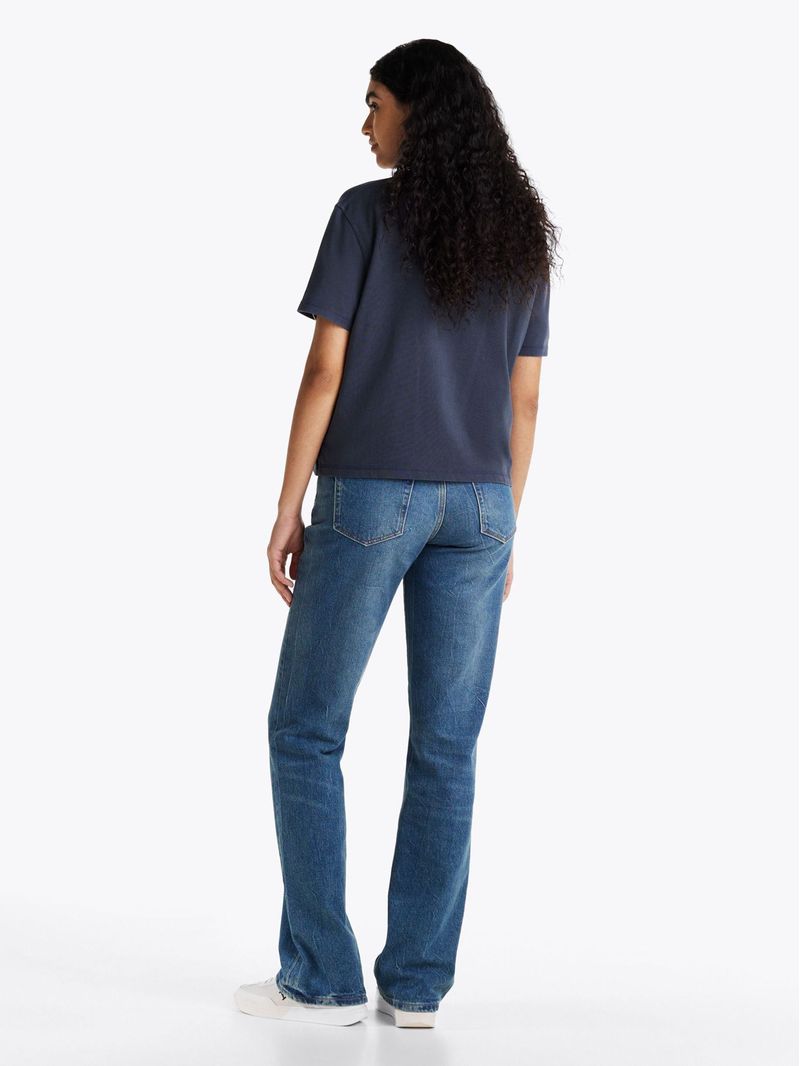 Remera-amplia-de-cuello-redondo