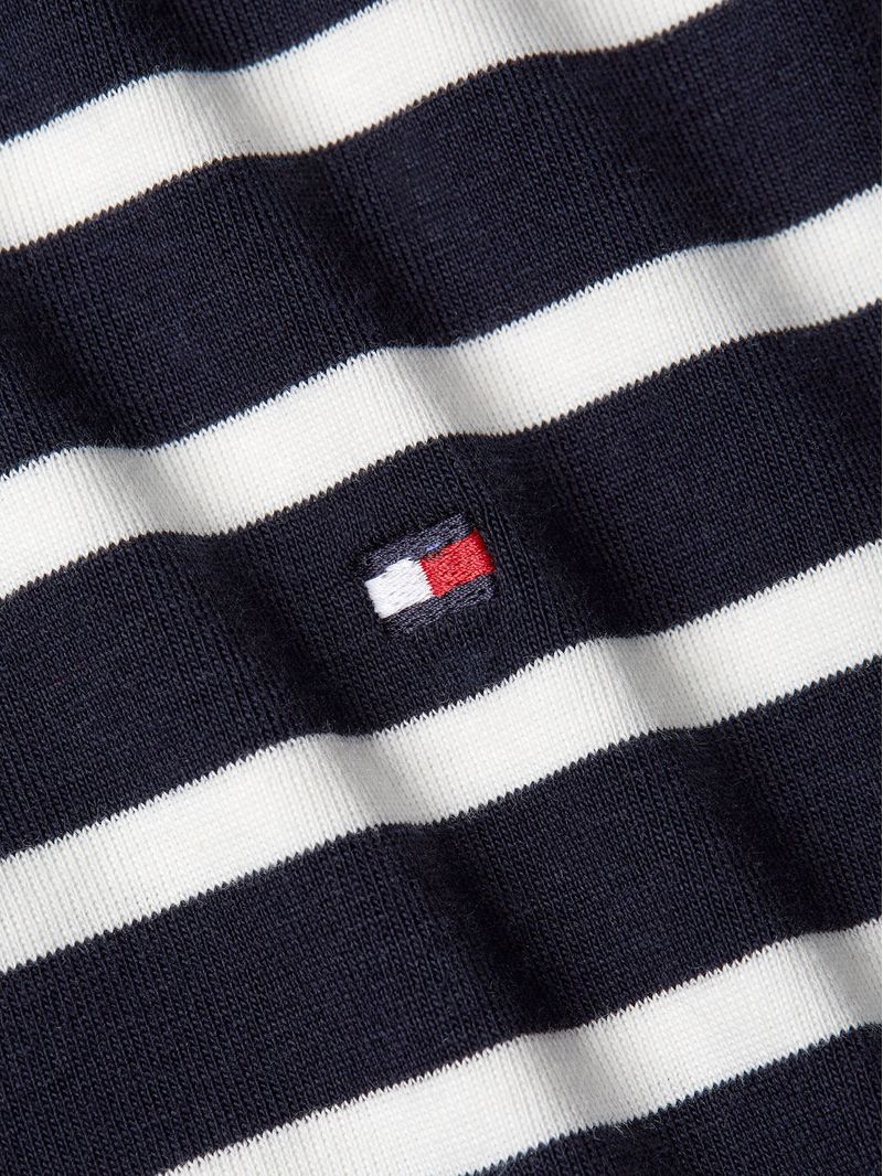 Remera-de-cuello-barco-y-manga-tres-cuartos
