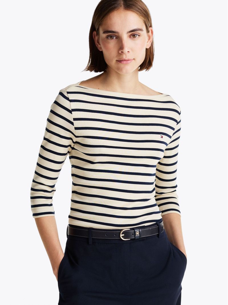 Remera-de-cuello-barco-y-manga-tres-cuartos