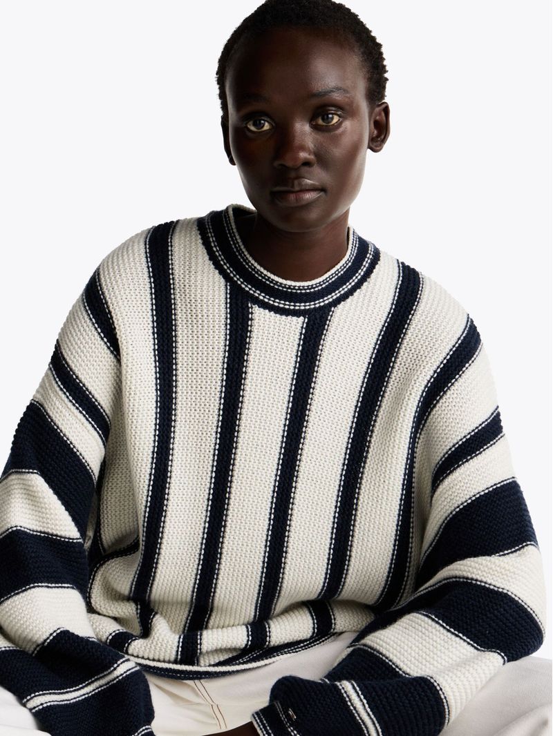 Sweater-amplio-de-rayas-mixtas-con-cachemira