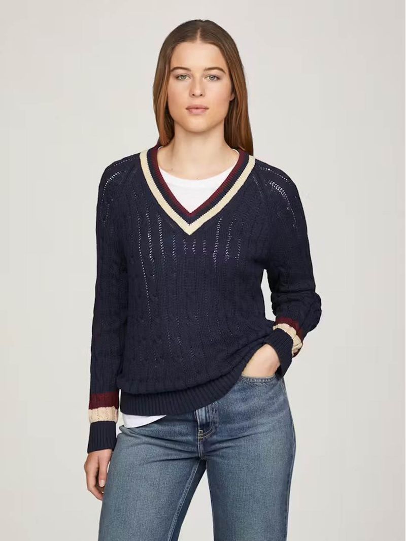 Sweater-cuello-v-de-punto-de-cable
