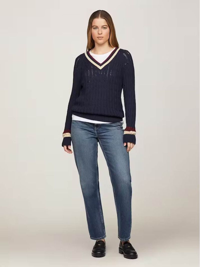 Sweater-cuello-v-de-punto-de-cable