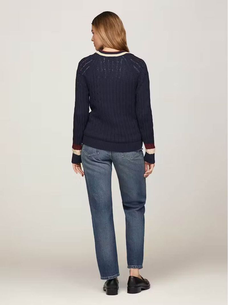 Sweater-cuello-v-de-punto-de-cable
